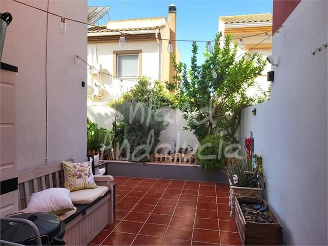 Casa de 4 habitaciones en Fuente de Piedra en venta con piscina - 212.000 € (Ref: 10057845)
