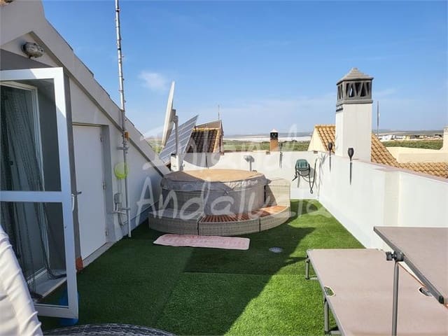 Casa de 4 habitaciones en Fuente de Piedra en venta con piscina - 212.000 € (Ref: 10057845)