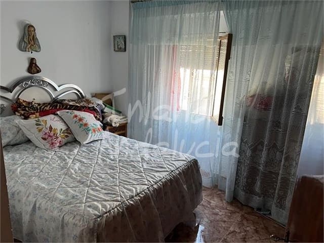 3 quarto Casa em Banda para venda em Priego de Córdoba com garagem - 87 000 € (Ref: 10057846)