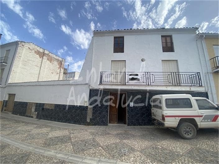 5 sypialnia Dom na sprzedaż w Alcaudete z basenem garażem - 129 900 € (Ref: 10061092)