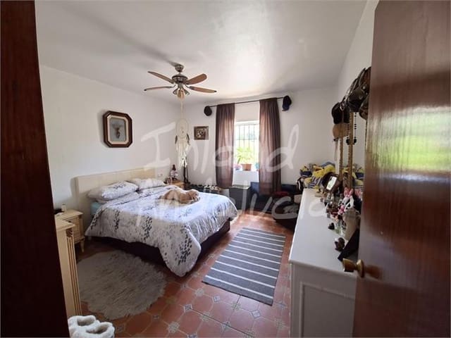 3 bedroom Finca/Country House for sale in Alcaucín with garage - € 299,000 (Ref: 10063666)