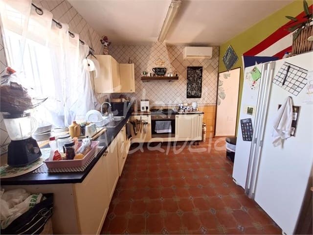 3 bedroom Finca/Country House for sale in Alcaucín with garage - € 299,000 (Ref: 10063666)