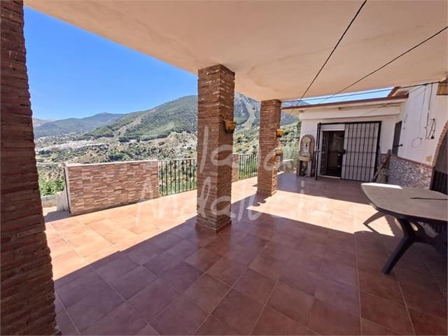 Chalet de 3 habitaciones en Alcaucín en venta con piscina garaje - 250.000 € (Ref: 10063667)