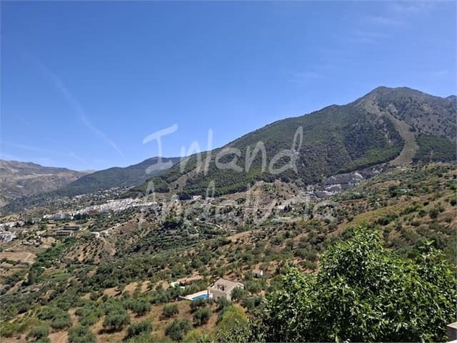 Chalet de 3 habitaciones en Alcaucín en venta con piscina garaje - 250.000 € (Ref: 10063667)