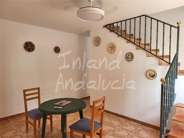 Casa de 3 habitaciones en Villanueva de Algaidas en venta - 95.000 € (Ref: 10063668)