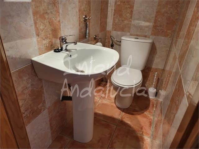 Casa de 3 habitaciones en Villanueva de Algaidas en venta - 95.000 € (Ref: 10063668)