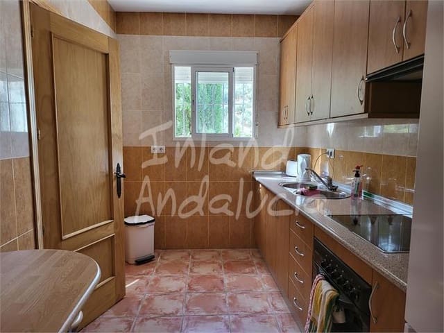 Casa de 3 habitaciones en Villanueva de Algaidas en venta - 95.000 € (Ref: 10063668)