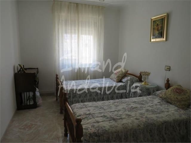 5 chambre Appartement à vendre à Martos avec piscine - 120 000 € (Ref: 10063669)