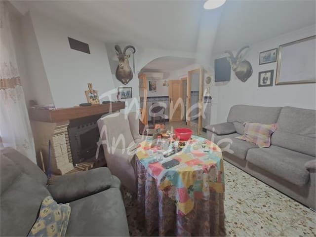 4 sovrum Hus till salu i Alcaucín med garage - 195 000 € (Ref: 10066967)