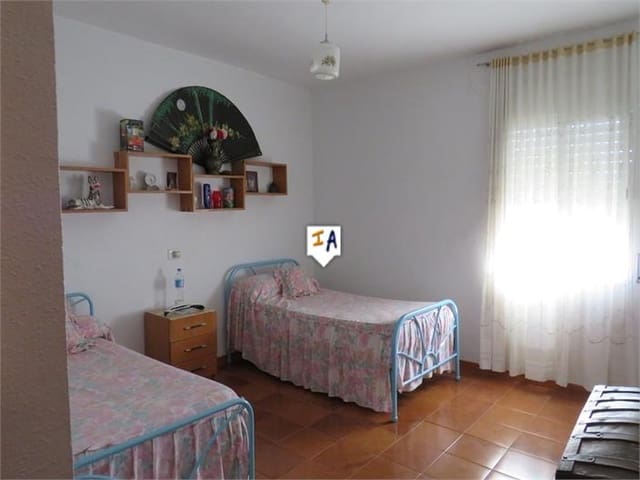 Casa de 6 habitaciones en Bobadilla de Alcaudete, Alcaudete en venta con garaje - 93.000 € (Ref: 10074784)