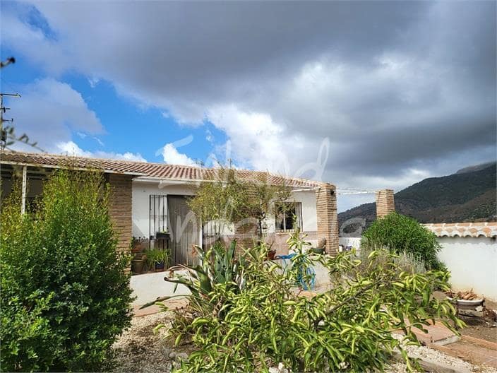 2 bedroom Villa for sale in Sedella with pool garage - € 195,000 (Ref: 10080257)