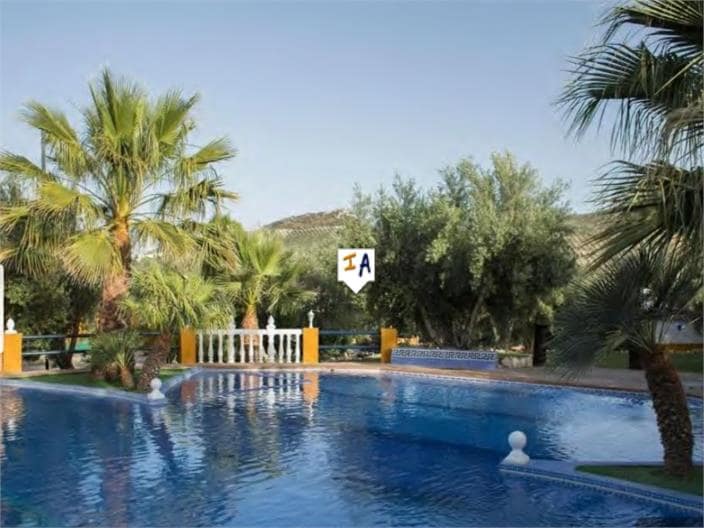 15 camera da letto Commerciale in vendita in Luque con piscina garage - 740.000 € (Rif: 10094064)