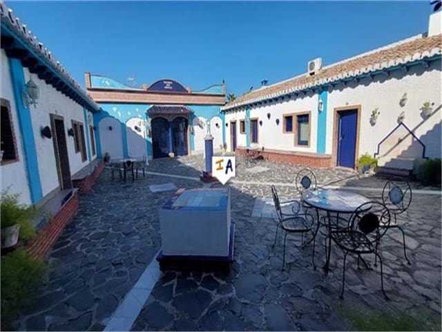15 camera da letto Commerciale in vendita in Luque con piscina garage - 740.000 € (Rif: 10094064)