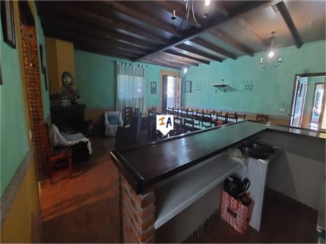 15 camera da letto Commerciale in vendita in Luque con piscina garage - 740.000 € (Rif: 10094064)
