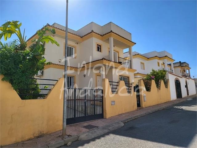 4 bedroom Townhouse for sale in Mollina with pool - € 350,000 (Ref: 10097437)