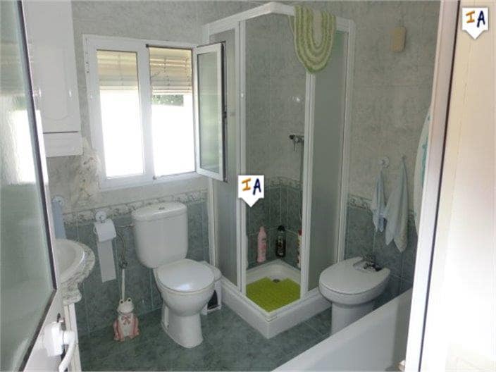 5 chambre Finca/Maison de Campagne à vendre à Iznajar avec garage - 209 995 € (Ref: 10108632)