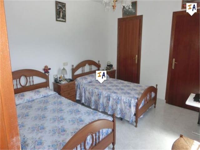 5 chambre Finca/Maison de Campagne à vendre à Iznájar avec garage - 209 995 € (Ref: 10108632)