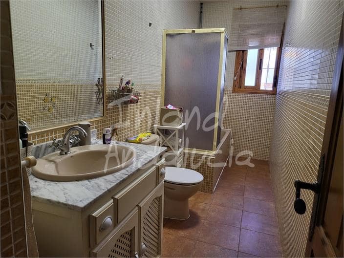 4 soverom Villa til salgs i Villanueva de Algaidas med svømmebasseng garasje - € 275 000 (Ref: 10110430)
