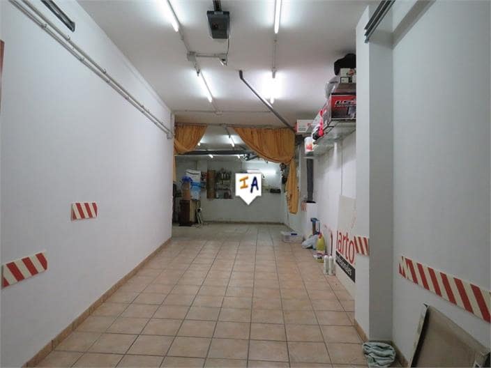 5 soveværelse Byhus til salg i Bobadilla de Alcaudete med swimmingpool garage - € 175.000 (Ref: 10121188)