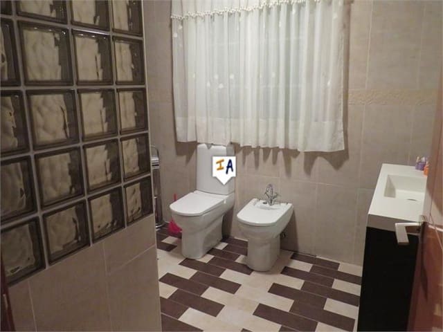 5 soveværelse Byhus til salg i Bobadilla de Alcaudete, Alcaudete med swimmingpool garage - € 175.000 (Ref: 10121188)