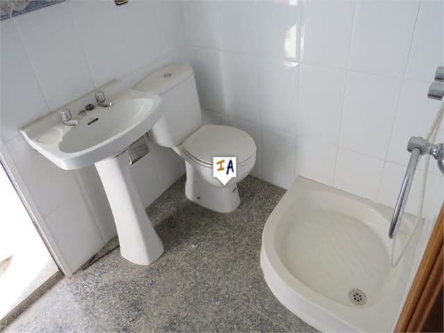 5 bedroom Townhouse for sale in Torredonjimeno - € 135,000 (Ref: 10131038)