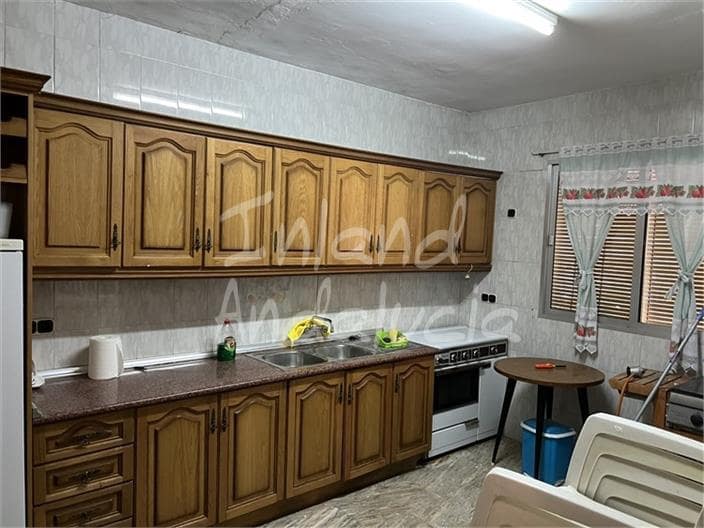 5 slaapkamer Villa te koop in Montefrio met zwembad garage - € 250.000 (Ref: 10145663)