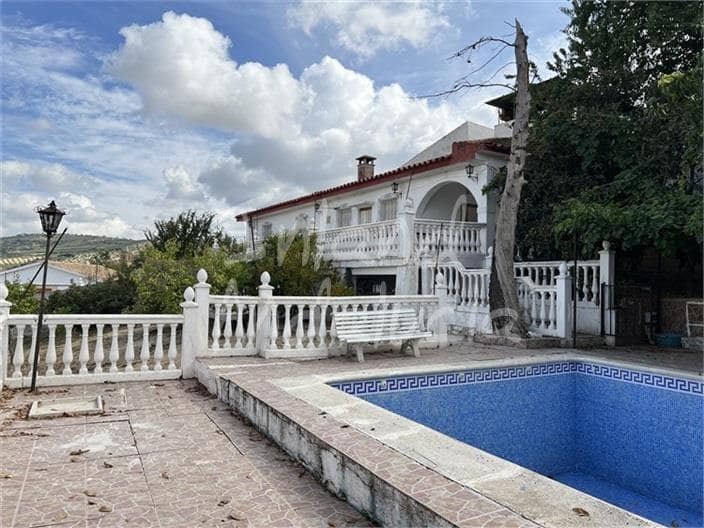 5 slaapkamer Villa te koop in Montefrio met zwembad garage - € 250.000 (Ref: 10145663)