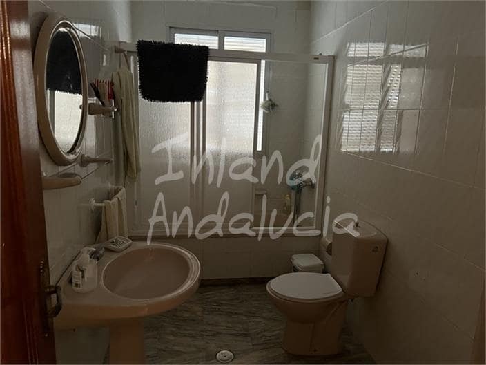 5 slaapkamer Villa te koop in Montefrio met zwembad garage - € 250.000 (Ref: 10145663)