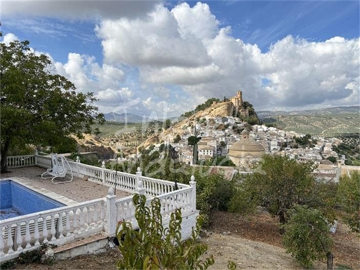 5 slaapkamer Villa te koop in Montefrio met zwembad garage - € 250.000 (Ref: 10145663)