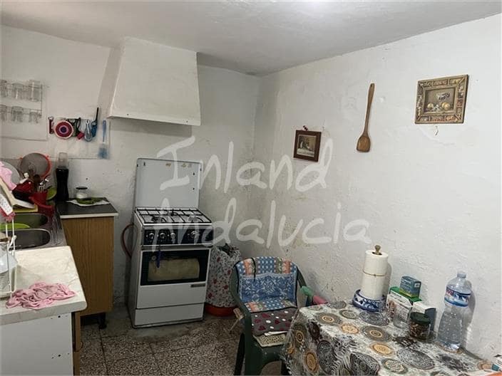 2 bedroom Townhouse for sale in Alcala la Real - € 69,950 (Ref: 10158856)