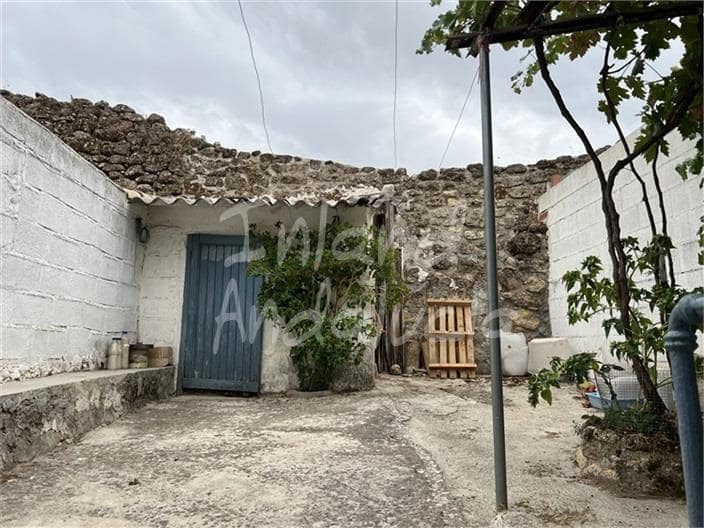 2 bedroom Townhouse for sale in Alcala la Real - € 69,950 (Ref: 10158856)