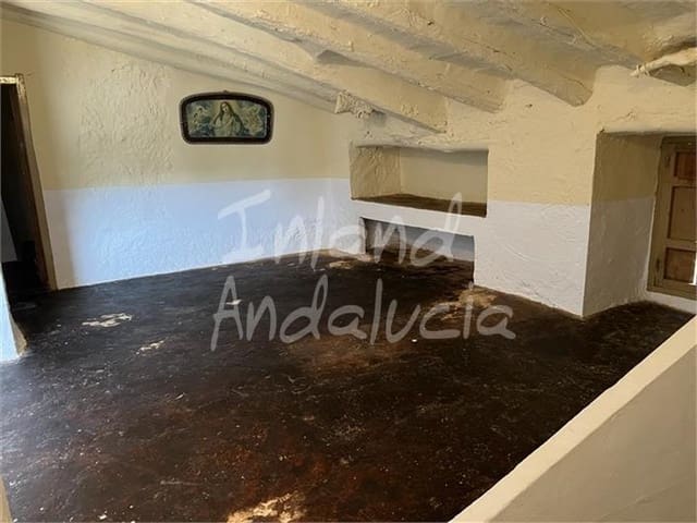 5 soveværelse Byhus til salg i Castillo de Locubín med garage - € 58.000 (Ref: 10165960)