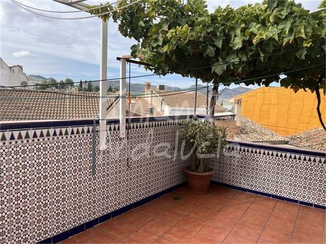 5 soveværelse Byhus til salg i Castillo de Locubín med garage - € 58.000 (Ref: 10165960)