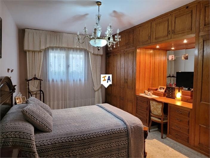 Apartamento de 4 habitaciones en Antequera en venta - 195.000 € (Ref: 10165963)
