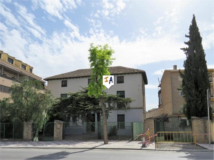 5 bedroom Townhouse for sale in Alcaudete with garage - € 295,000 (Ref: 10168024)