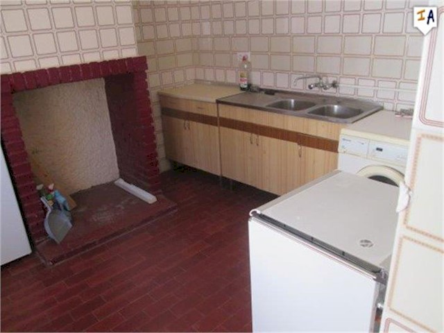 2 soveværelse Byhus til salg i La Rabita, Alcalá la Real med garage - € 56.000 (Ref: 2724475)