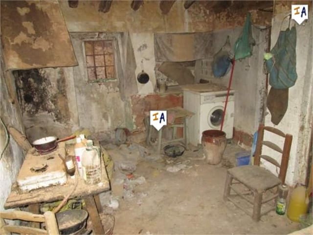 3 soveværelse Byhus til salg i Ventas del Carrizal, Castillo de Locubín - € 14.500 (Ref: 3473783)