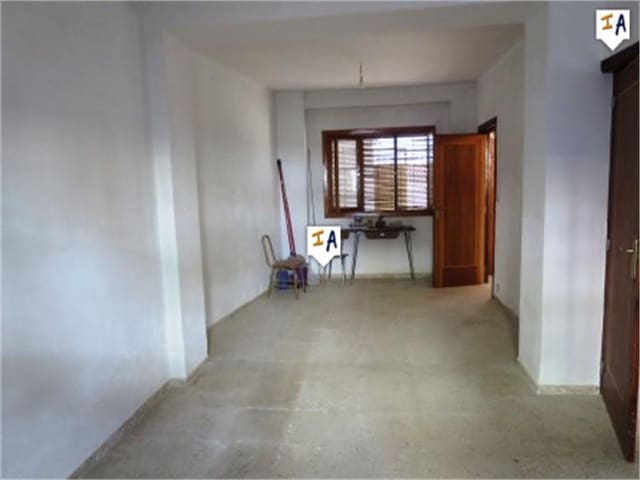 5 bedroom Townhouse for sale in Rute with garage - € 79,900 (Ref: 3672279)