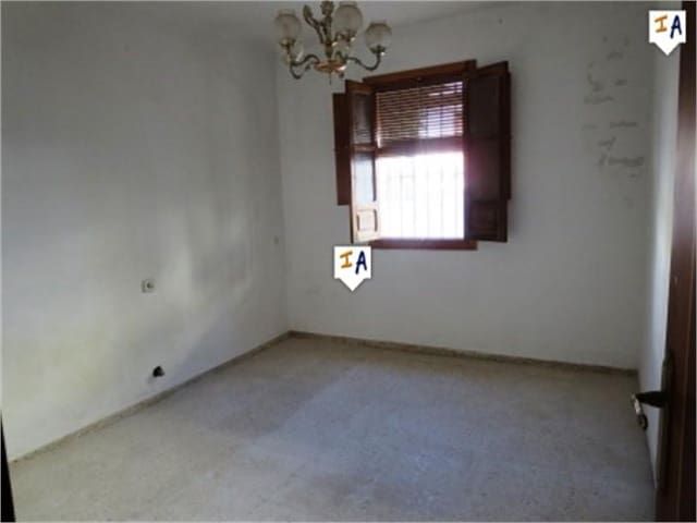 5 bedroom Townhouse for sale in Rute with garage - € 79,900 (Ref: 3672279)