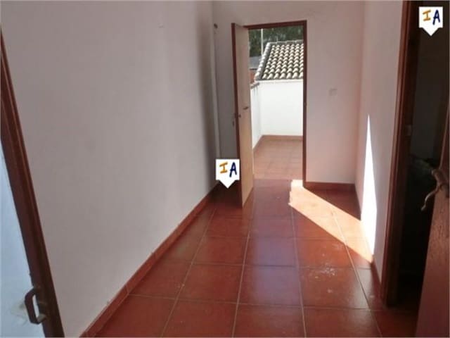 4 soveværelse Byhus til salg i Almedinilla med garage - € 90.000 (Ref: 3804875)