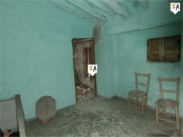 4 soverom Hus til salgs i Castillo de Locubín - € 14 000 (Ref: 3816989)