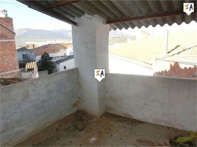 4 soverom Hus til salgs i Castillo de Locubín - € 14 000 (Ref: 3816989)