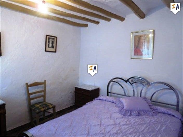 4 soveværelse Byhus til salg i Loja med garage - € 80.000 (Ref: 3990039)