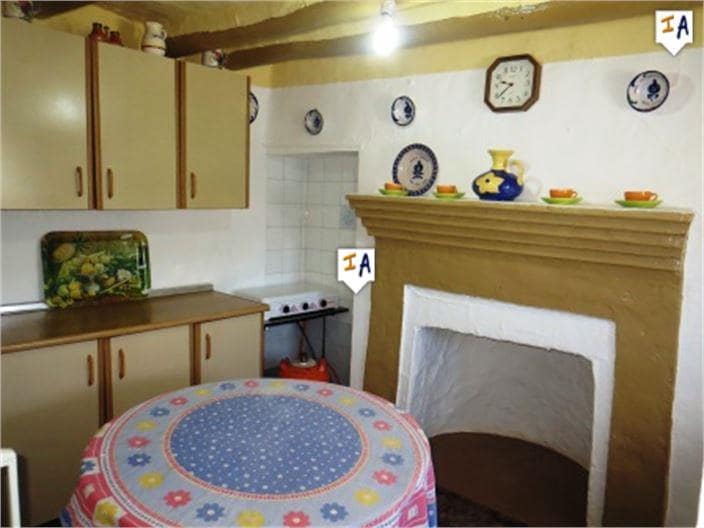 4 soveværelse Byhus til salg i Loja med garage - € 80.000 (Ref: 3990039)