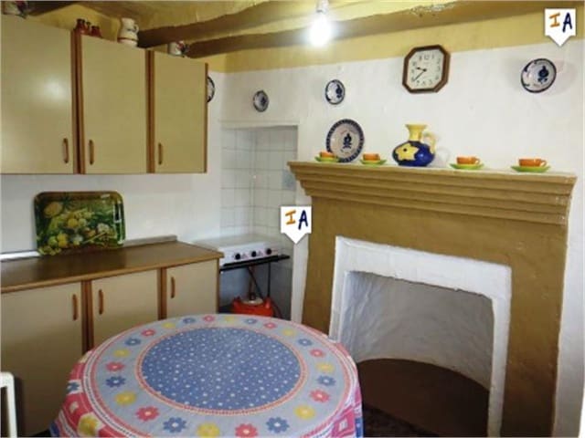 4 soverom Hus til salgs i Fuente Camacho, Loja med garasje - € 80 000 (Ref: 3990039)