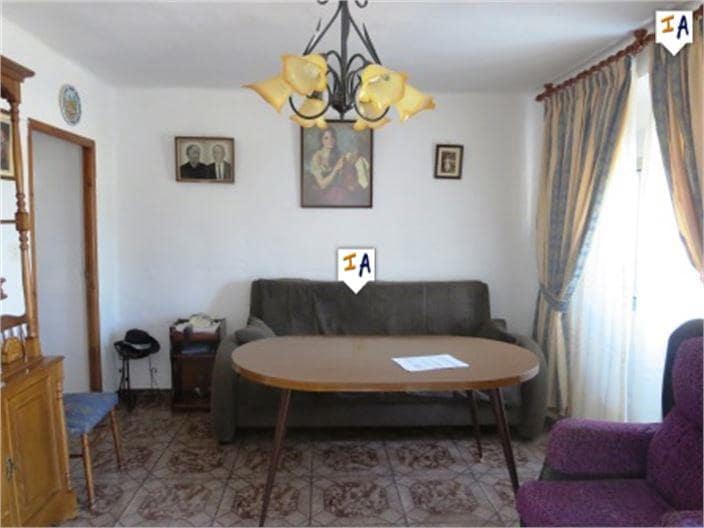 4 soveværelse Byhus til salg i Loja med garage - € 80.000 (Ref: 3990039)