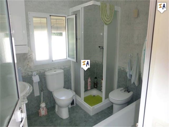 5 slaapkamer Finca/Landhuis te koop in Iznájar met garage - € 209.995 (Ref: 4052926)