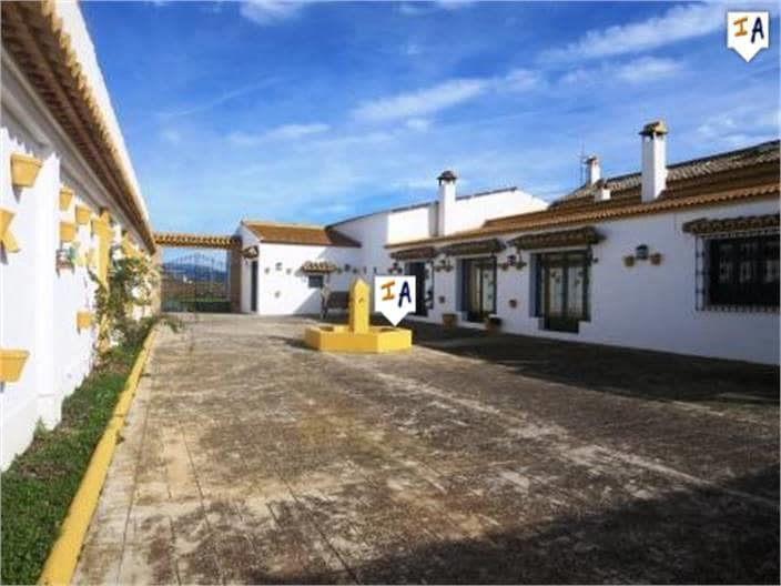 5 soveværelse Finca/Landehus til salg i Mollina med swimmingpool garage - € 1.650.000 (Ref: 4306882)