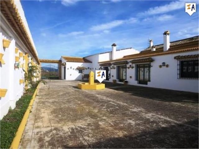 5 sovrum Finca/Hus på landet till salu i Mollina med pool garage - 1 650 000 € (Ref: 4306882)