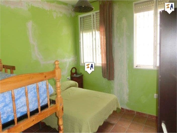 4 bedroom Villa for sale in Rute with garage - € 189,995 (Ref: 4542761)